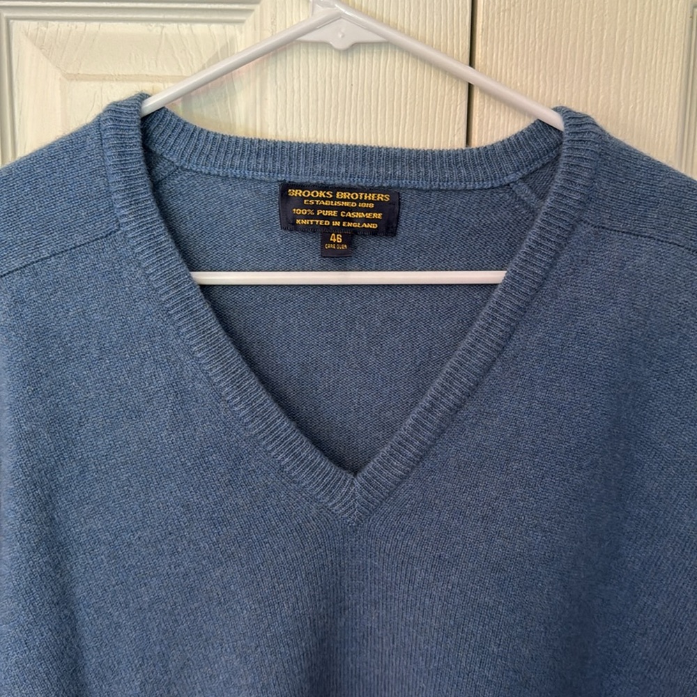 Men’s V-Neck Sweater - Picture 2 of 5